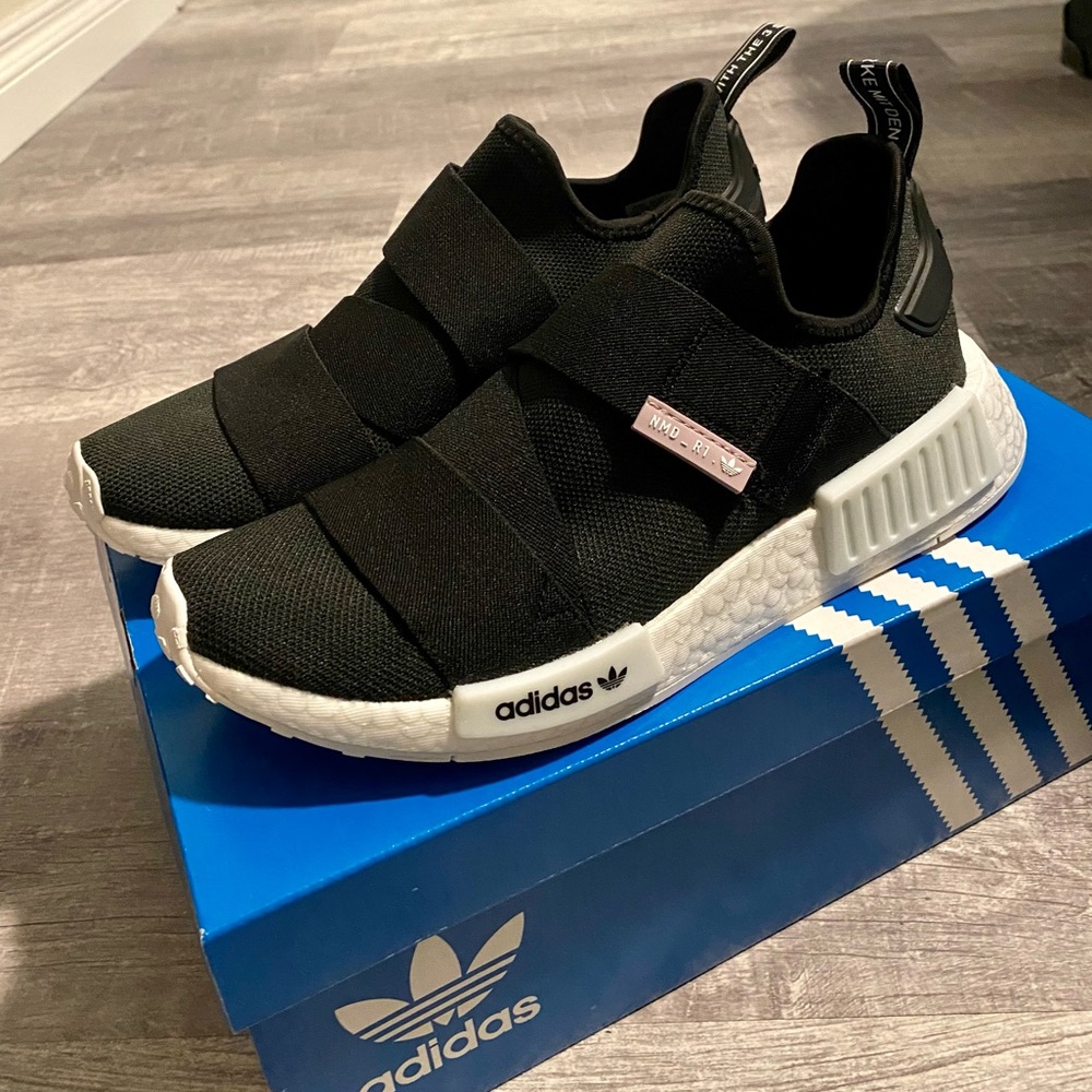*WORE 2x only* adidas NMD_R1 shoes Size 9W